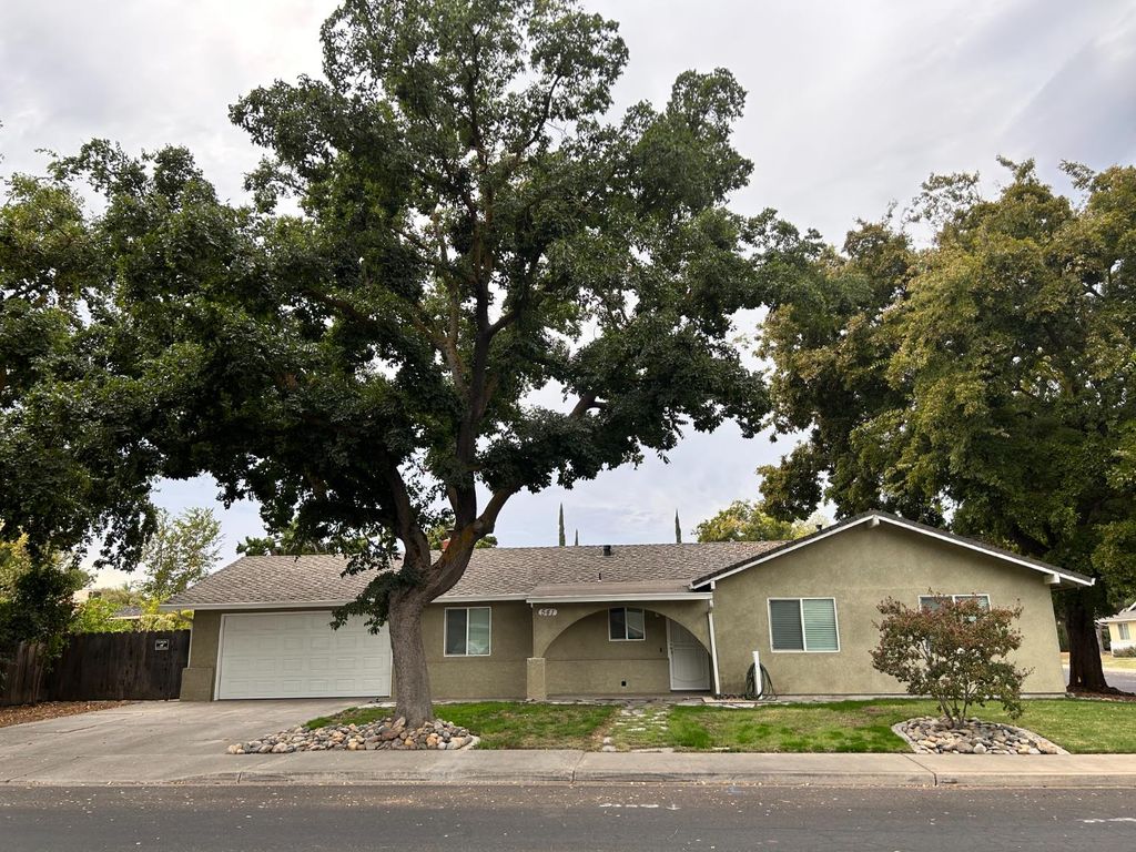 541 Mary Todd Ln, Modesto, CA 95354