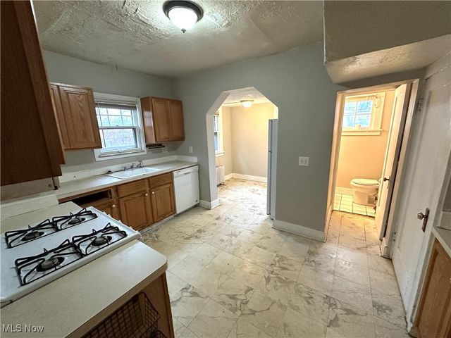 1665 Cumberland Road, Cleveland Heights, OH 44118