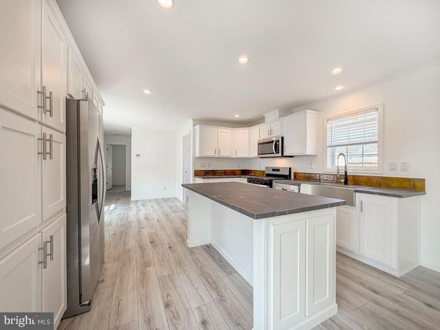 6326 FULER DR, Morrisville, PA 19067