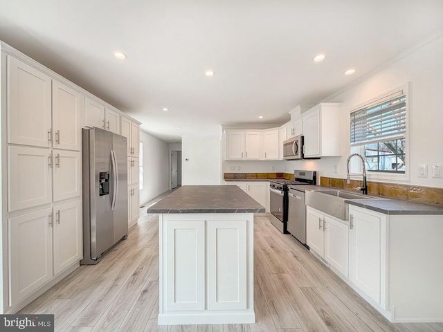 6326 FULER DR, Morrisville, PA 19067
