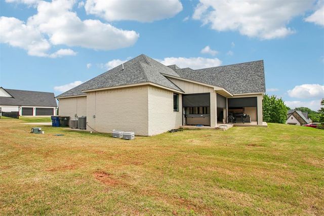 3387 Red Ridge Drive, Blanchard, OK 73010