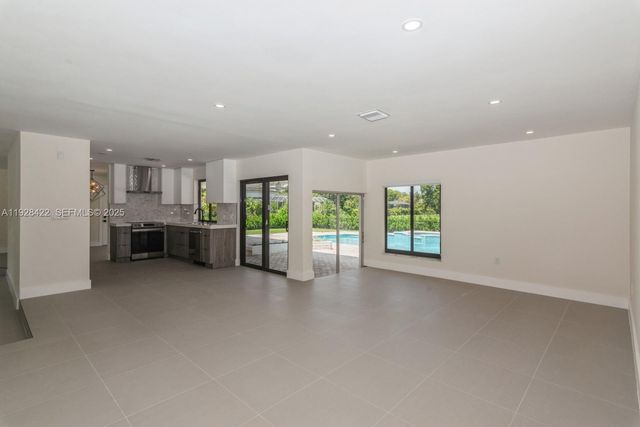 7001 SW 126th St, Pinecrest, FL 33156