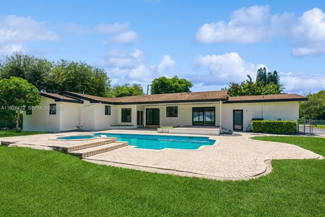 7001 SW 126th St, Pinecrest, FL 33156