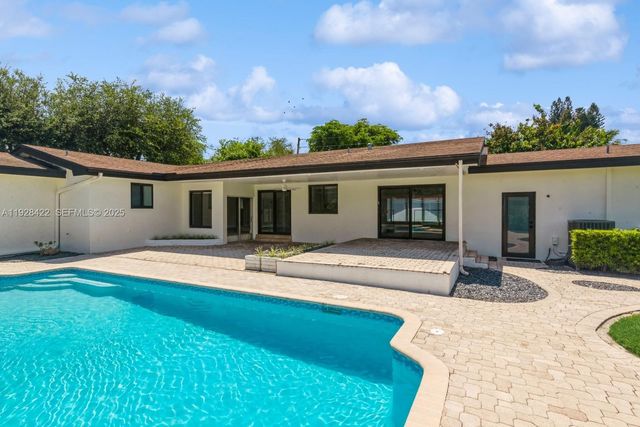 7001 SW 126th St, Pinecrest, FL 33156