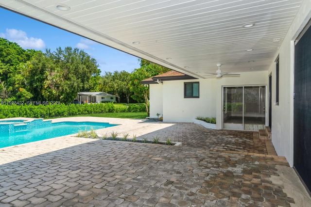 7001 SW 126th St, Pinecrest, FL 33156