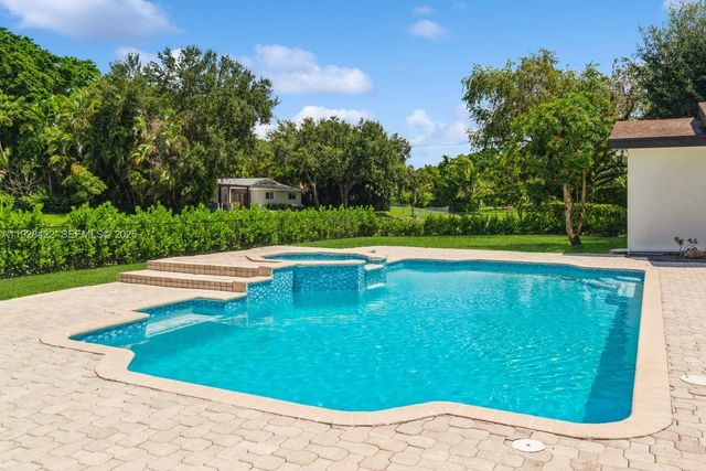 7001 SW 126th St, Pinecrest, FL 33156