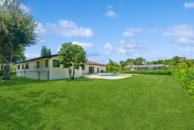 7001 SW 126th St, Pinecrest, FL 33156