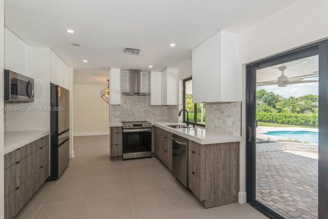 7001 SW 126th St, Pinecrest, FL 33156