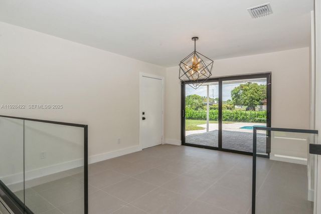 7001 SW 126th St, Pinecrest, FL 33156