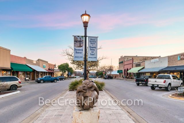 1607 Johnson Ave, Marble Falls, TX 78654