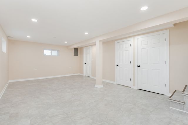 6117 W 80th Street W, Burbank, IL 60459