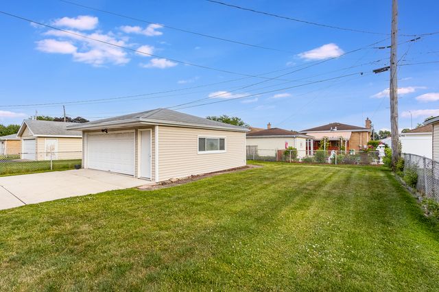 6117 W 80th Street W, Burbank, IL 60459