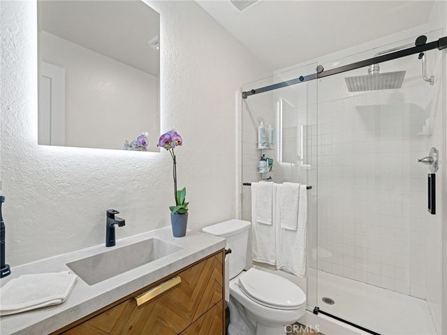 2001 E 21st St 327, Signal Hill, CA 90755