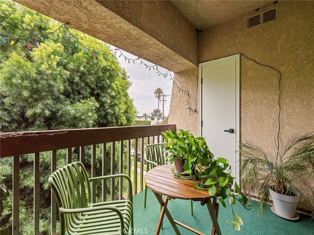 2001 E 21st St 327, Signal Hill, CA 90755