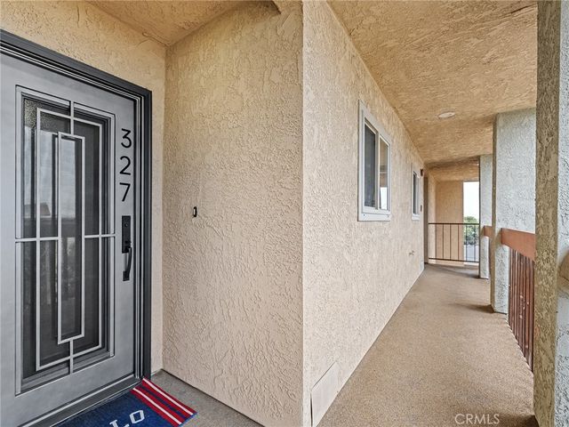 2001 E 21st St 327, Signal Hill, CA 90755