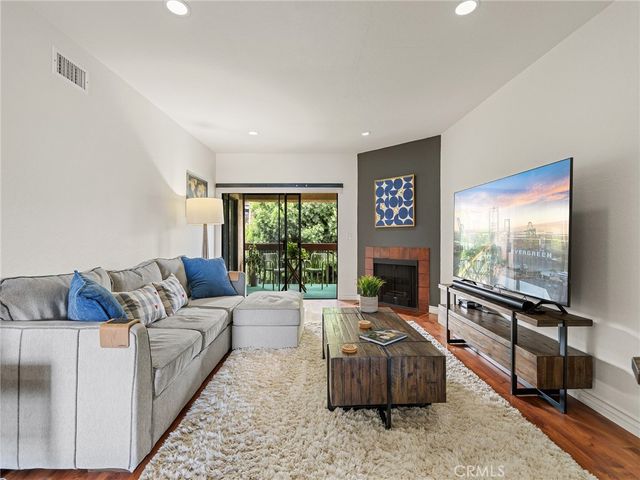 2001 E 21st St 327, Signal Hill, CA 90755