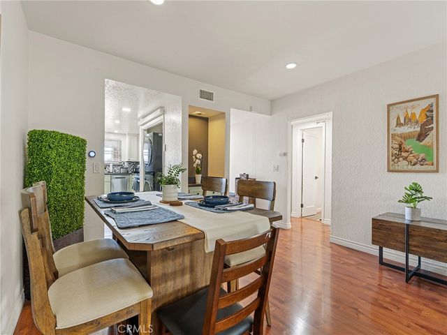 2001 E 21st St 327, Signal Hill, CA 90755