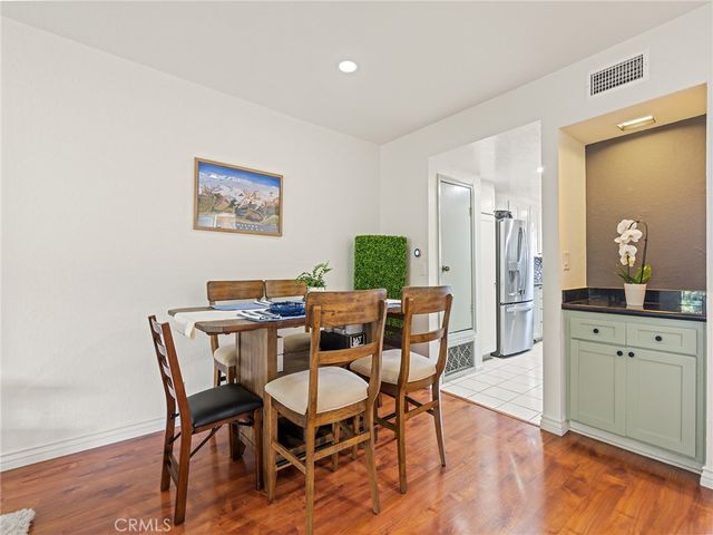 2001 E 21st St 327, Signal Hill, CA 90755