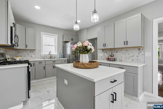 52 Central Avenue, Dover Town, NJ 07801