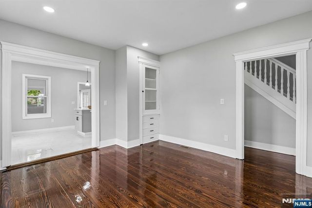 52 Central Avenue, Dover Town, NJ 07801