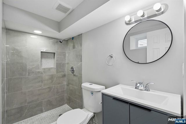 52 Central Avenue, Dover Town, NJ 07801