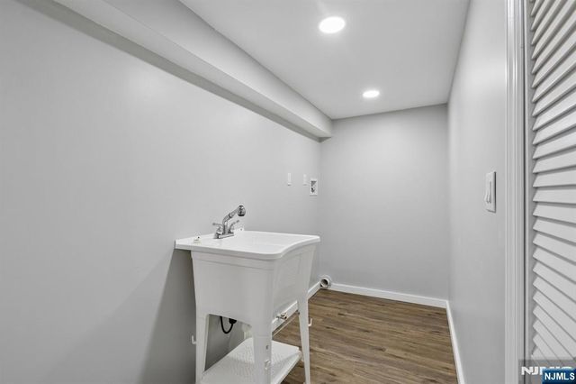 52 Central Avenue, Dover Town, NJ 07801