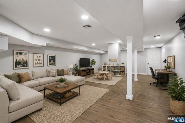 52 Central Avenue, Dover Town, NJ 07801