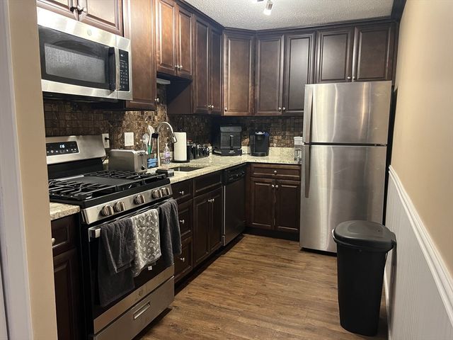 3 Greenbriar Dr 106, North Reading, MA 01864