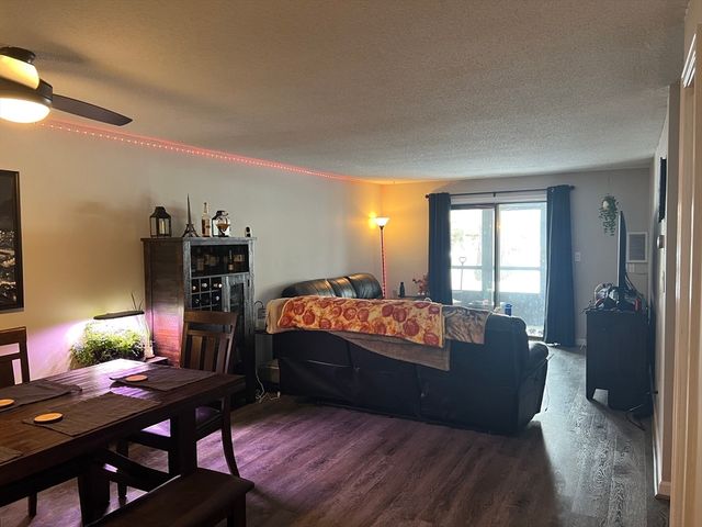 3 Greenbriar Dr 106, North Reading, MA 01864