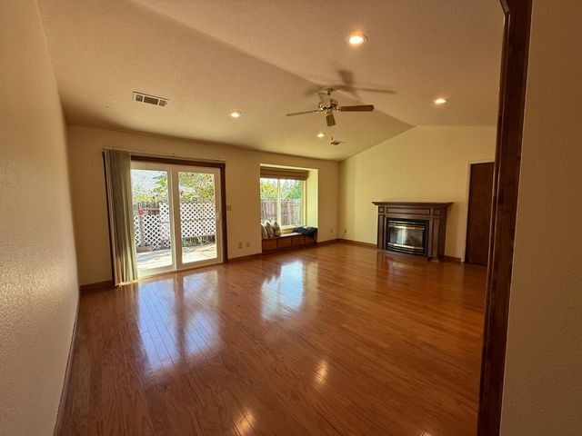 111 Muir Ct, Grass Valley, CA 95945