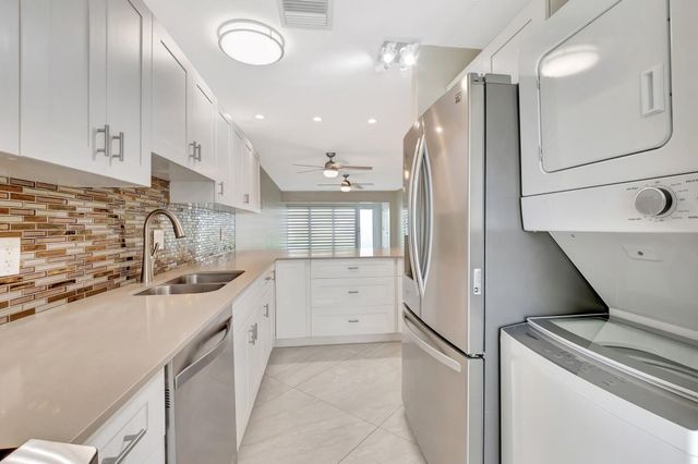 1131 Violet Terrace 104, Delray Beach, FL 33445