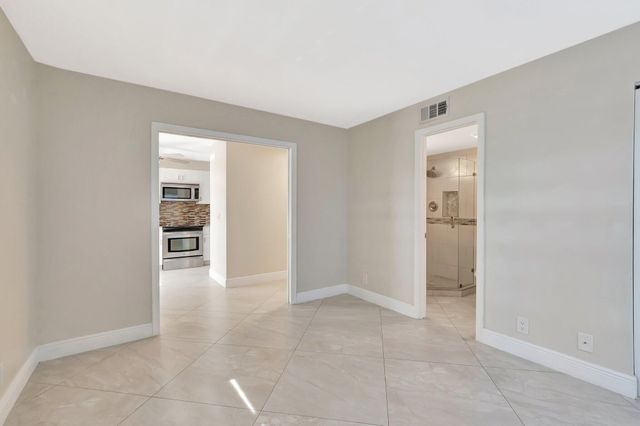1131 Violet Terrace 104, Delray Beach, FL 33445