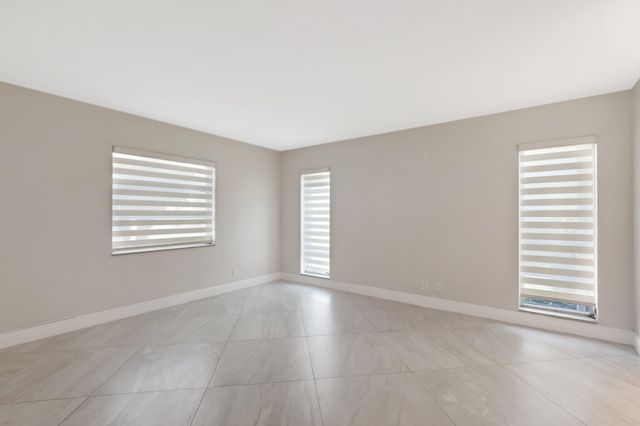 1131 Violet Terrace 104, Delray Beach, FL 33445