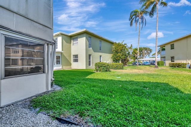 1131 Violet Terrace 104, Delray Beach, FL 33445