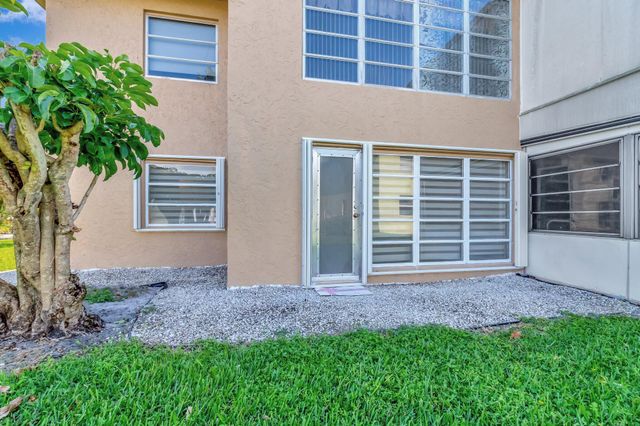 1131 Violet Terrace 104, Delray Beach, FL 33445