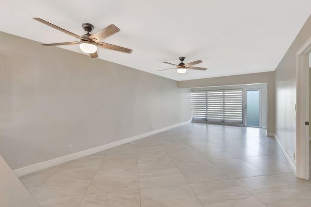 1131 Violet Terrace 104, Delray Beach, FL 33445