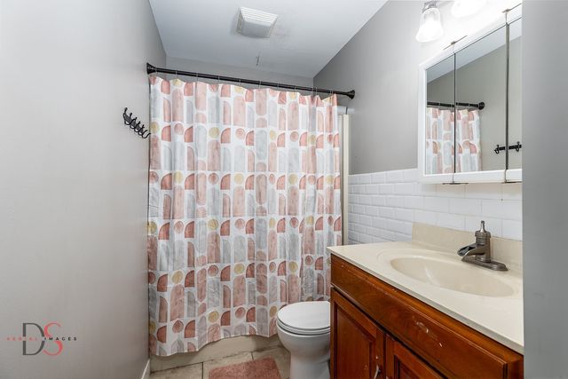 2121 Fox Hill Lane, Ottawa, IL 61350