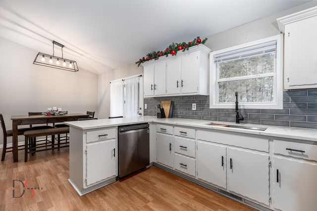 2121 Fox Hill Lane, Ottawa, IL 61350