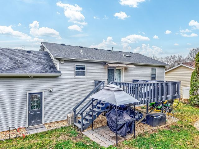 2121 Fox Hill Lane, Ottawa, IL 61350