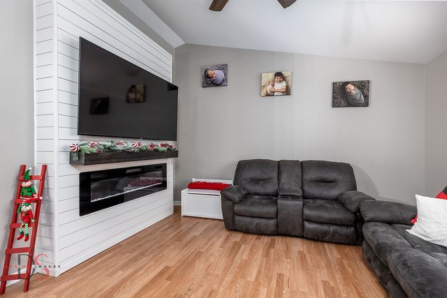 2121 Fox Hill Lane, Ottawa, IL 61350