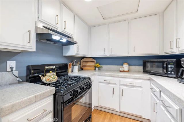 24835 Apple Street F, Newhall, CA 91321
