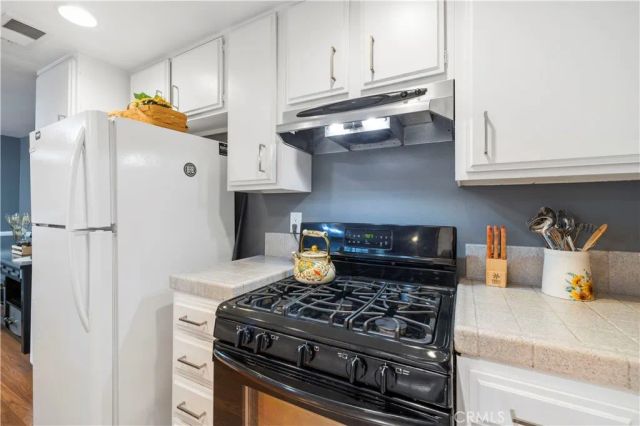 24835 Apple Street F, Newhall, CA 91321