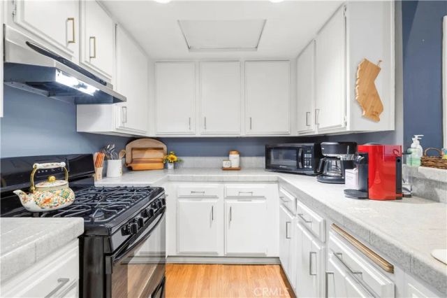 24835 Apple Street F, Newhall, CA 91321
