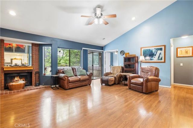 24835 Apple Street F, Newhall, CA 91321