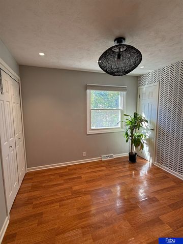 1104 Bruce Circle, Bellevue, NE 68005