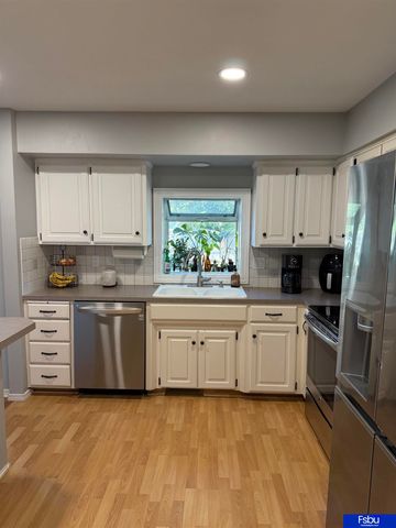 1104 Bruce Circle, Bellevue, NE 68005