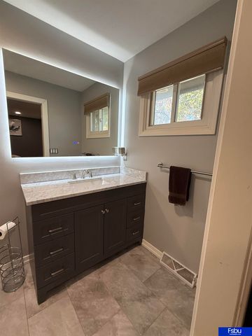 1104 Bruce Circle, Bellevue, NE 68005