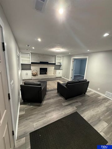 1104 Bruce Circle, Bellevue, NE 68005