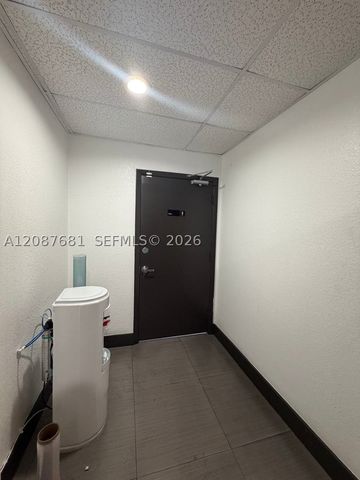 10850 NW 27th St, Doral, FL 33172