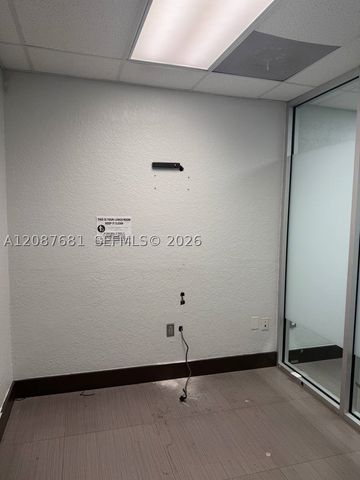10850 NW 27th St, Doral, FL 33172